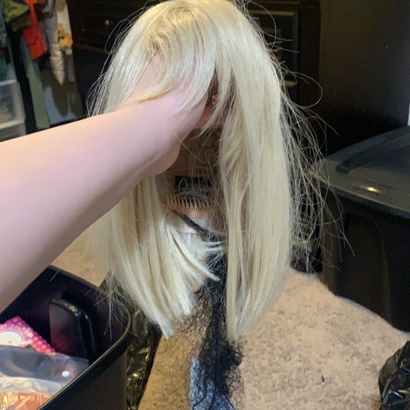 Blonde bob wig - Picture 3 of 3